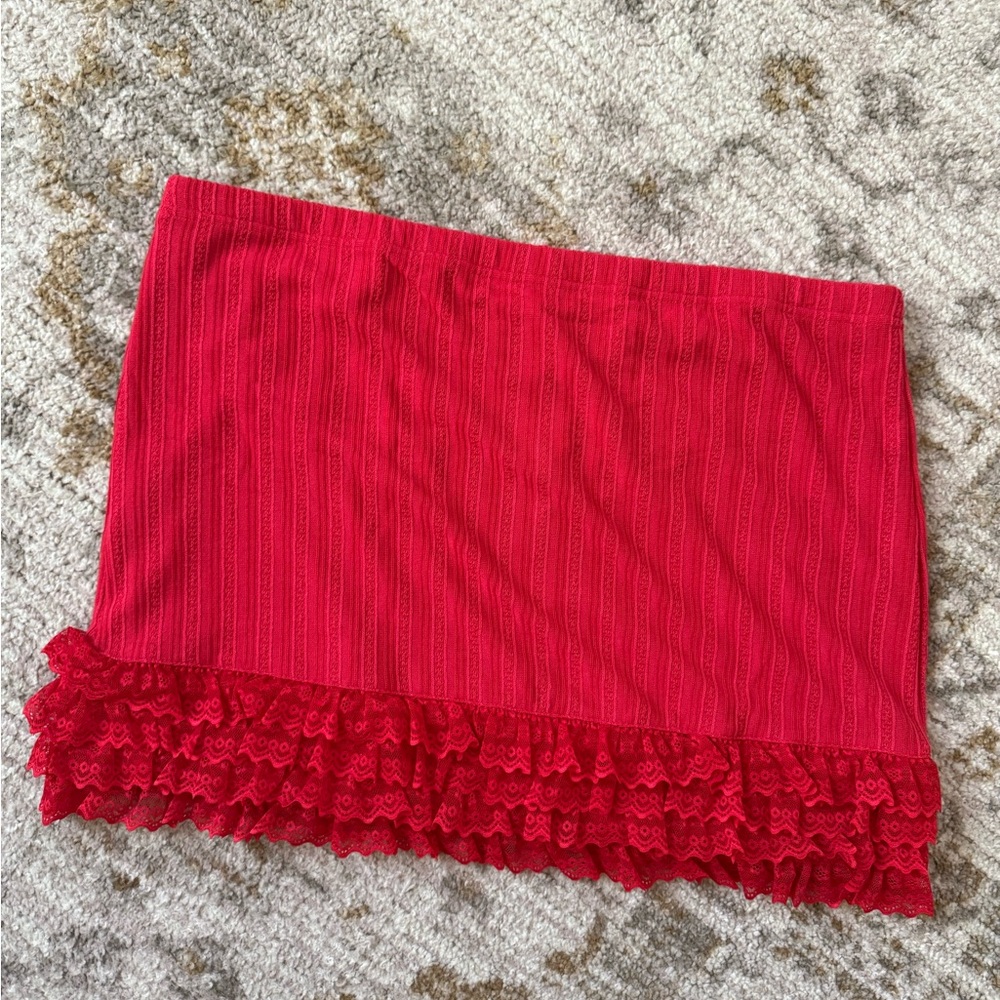 MISTLETOE MOVES MINI SKIRT- RED
Dolls Kill
